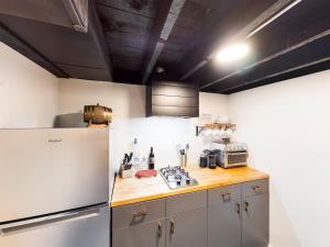 Chi-Town Hideout #B - Near Metra