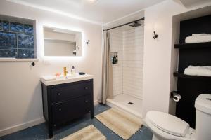 Chi-Town Hideout #B - Near Metra