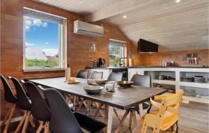 3 Bedroom Beautiful Home In Rødby