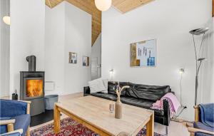 Three-Bedroom Holiday Home In Blavand