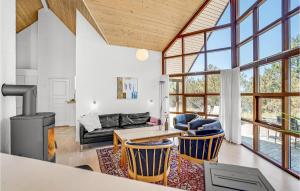 Three-Bedroom Holiday Home In Blavand