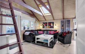 2 Bedroom Nice Home In Hemmet