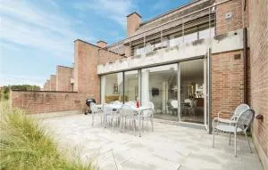 Two-Bedroom Holiday Home In Romo - Havneby