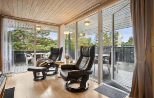 Three-Bedroom Holiday Home In Hvide Sande