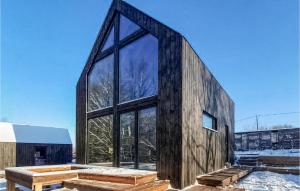 Stunning Home In Roztoka With Jacuzzi