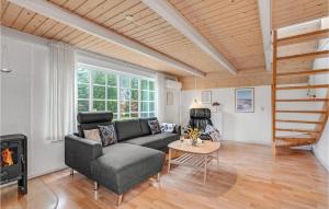 2 Bedroom Gorgeous Home In Tarm