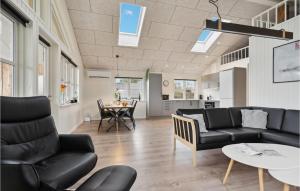 4 Bedroom Cozy Home In Skjern