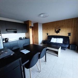 Appartements Residence Joubelle - Joli chalet de 4 couchages avec une superbe vue a Reallon station JOUB8-1 MAE-5491 : photos des chambres