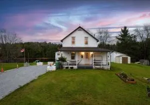 Snugly Valley -Waterfront at Ompah, North Frontenac, Ontario near Bon Echo - Ompah