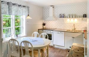 5 Bedroom Gorgeous Home In Edsbruk