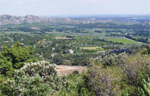 Maisons de vacances Cozy Home In Cabannes With Wifi : photos des chambres
