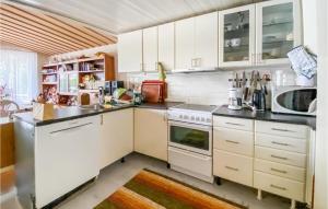 Cozy Home In Aplared With Wifi