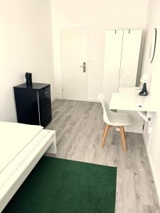 D10 I shared bathrooms&kitchen