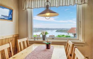Lovely Apartment In Kungshamn