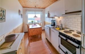 Lovely Apartment In Kungshamn
