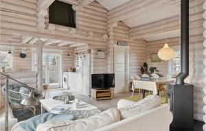 Nice Home In Hornbæk With Wifi