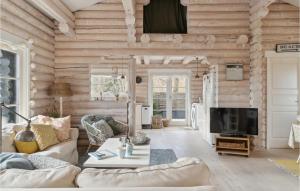 Nice Home In Hornbæk With Wifi