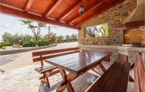 1 Bedroom Amazing Apartment In Secovlje