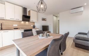 1 Bedroom Amazing Apartment In Secovlje 