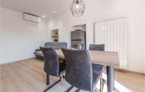 1 Bedroom Amazing Apartment In Secovlje 