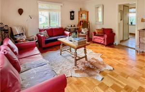 Gorgeous Home In Strömsund With Kitchen