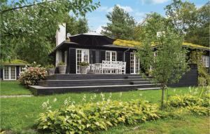 5 Bedroom Lovely Home In Hornbæk