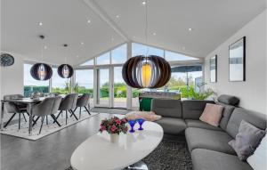 Beautiful Home In Faaborg With Jacuzzi