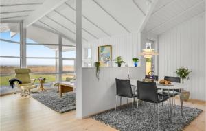 Beautiful Home In Jægerspris With Wifi