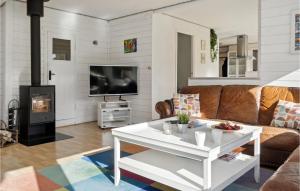 Stunning Home In Væggerløse With Wifi