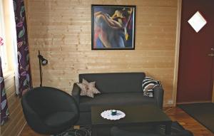 Cozy Apartment In Sandstad With Wifi