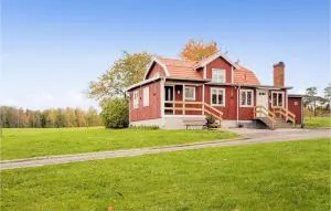 Gorgeous Home In Eksjö With Kitchen - Bruzaholm