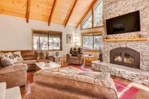 4 Mi to White Pines Lake Quiet Cabin with Fire Pit - مورفي