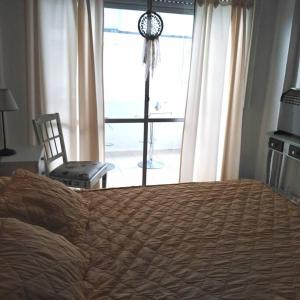 Departamento amplio, a la calle, Plaza Colón