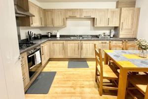 Unique Stays Modern Evergreen House in Ashford Kent