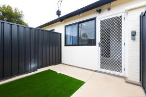 Glenelg North Modern Studio, QBed,Wifi