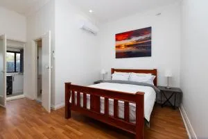 Glenelg North Modern Studio, QBed,Wifi, Pet - Plympton