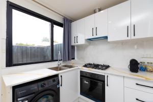 Glenelg North Modern Studio, QBed,Wifi