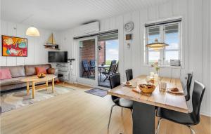 Amazing Home In Rømø With Kitchen