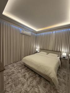 شقه مفروشه 2 قريبه من المطار