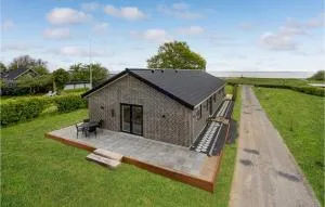 4 Bedroom Cozy Home In Rudkøbing - Spodsbjerg