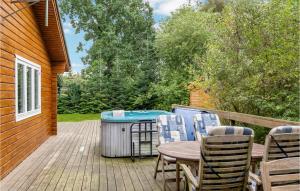 Awesome Home In Fårvang With Sauna