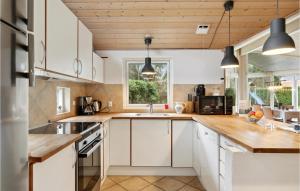 Lovely Home In Vejby With Kitchen