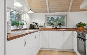 4 Bedroom Beautiful Home In Melby