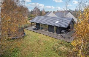 3 Bedroom Nice Home In Fårevejle