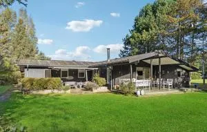 5 Bedroom Beautiful Home In Eskebjerg - Føllenslev