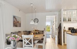 5 Bedroom Beautiful Home In Eskebjerg