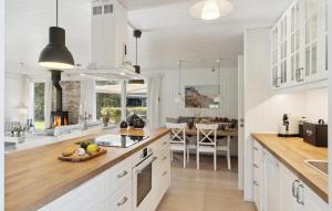 5 Bedroom Beautiful Home In Eskebjerg