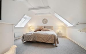 Pet Friendly Home In Rønne With Kitchen