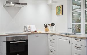 Lovely Home In Aabenraa With Kitchen