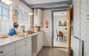 Cozy Apartment In Faaborg With Kitchen